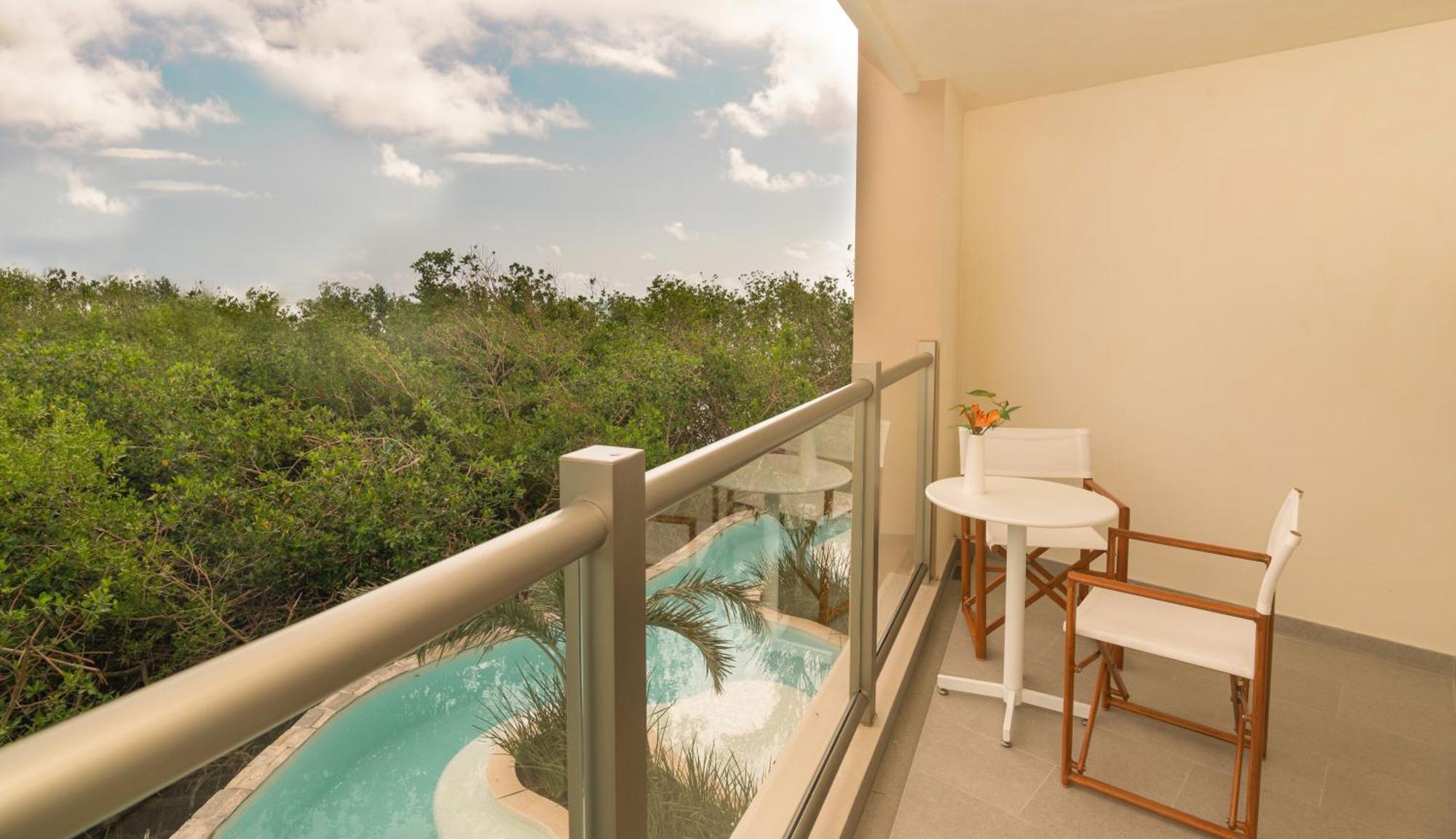 Junior Suite Tropical View - Double Beds,1005805093:JPEG